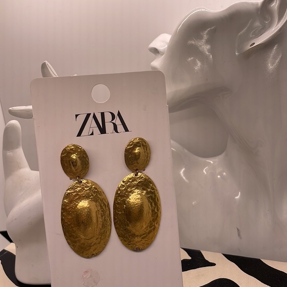 Earrings of the Season. Statement Gold Textured Large Very Lightweight Gorg!!! - Picture 3 of 8